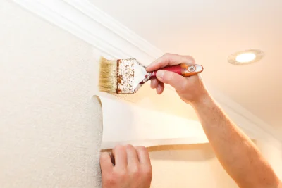 Pose de papier peint à Staple — revêtements muraux et toiles de verre